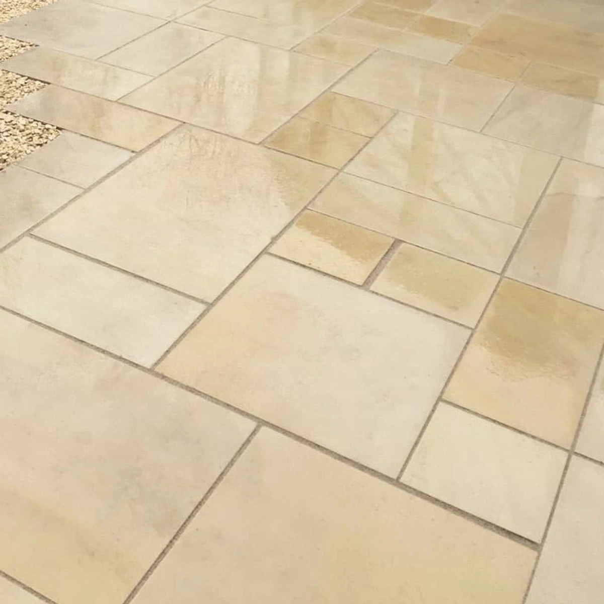 Sawn Mint Indian Sandstone Paving Slabs - Patio Kit - 20mm